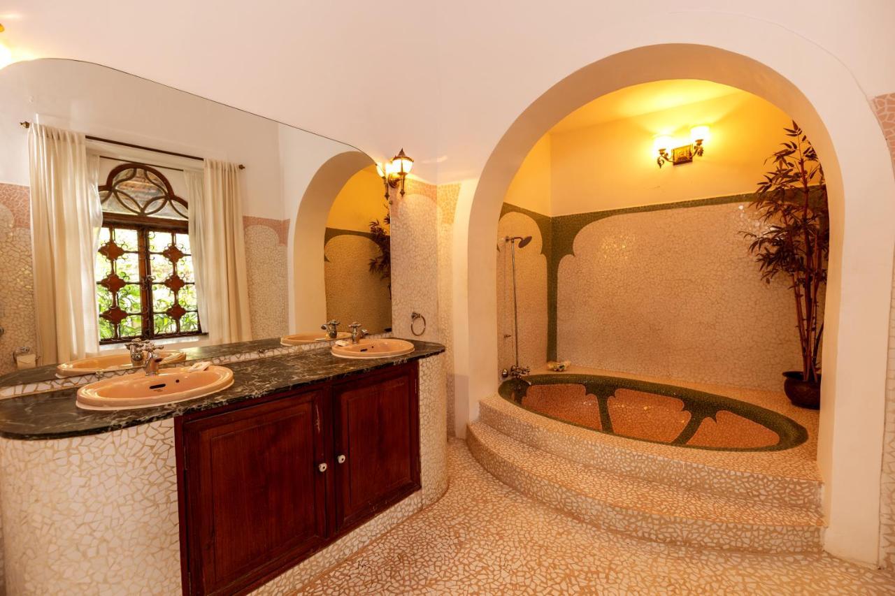 Marbella Guest House Sinquerim Exteriör bild